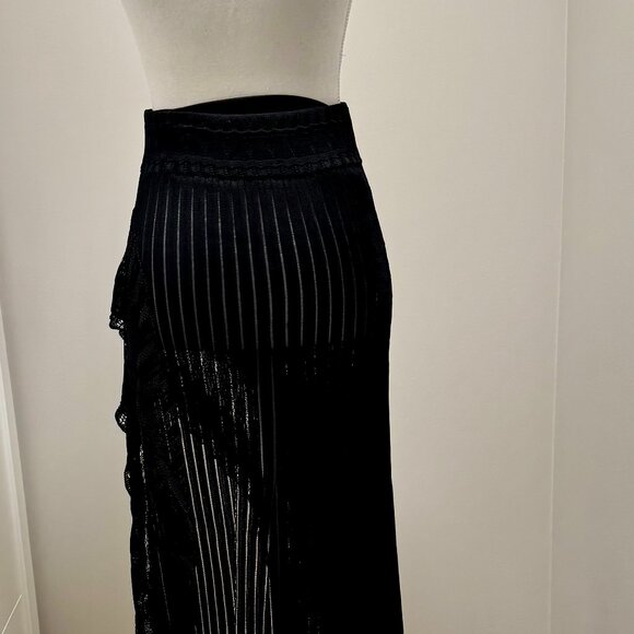 Guess| woman's | Hi-Lo skirt. - Picture 3 of 5